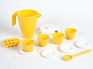 Lemonade stand set from BeginAgain Toys