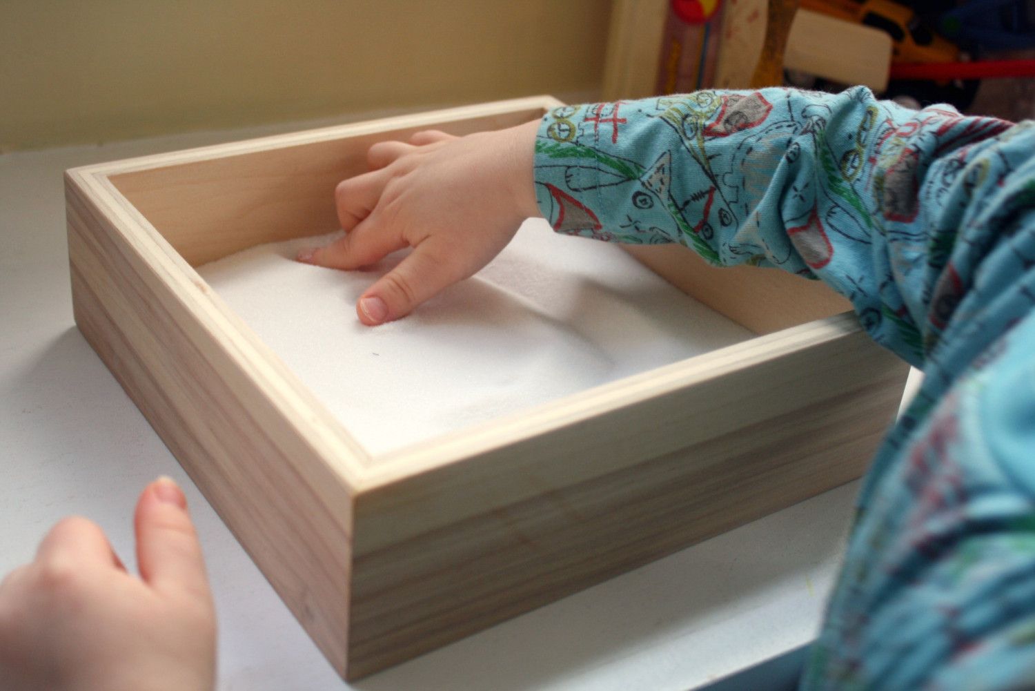 Montessori sand box for children | Little Alouette
