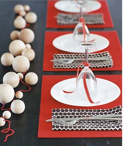 Simple red Christmas place settings  | Cool Mom Picks 