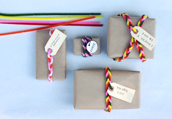 Gift wrap ideas: pipe cleaner