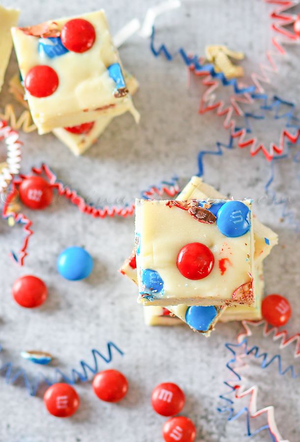 4th of July treat: red white and blue fudge recipe from Kleinworth & Co. No cooking!