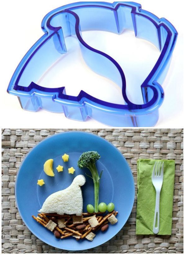 Dinosaur sandwich cutter uses the whole piece of bread. Cute!