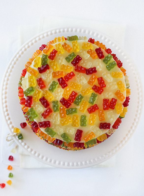 Easy cake decorating ideas: Cover a store-bought cake in gummy bears!  | Fancy Edibles