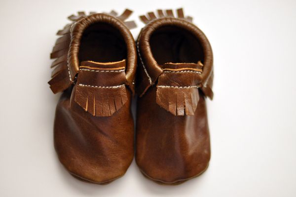 Coolest baby clothes: leather baby moccasins by Freshly Picked