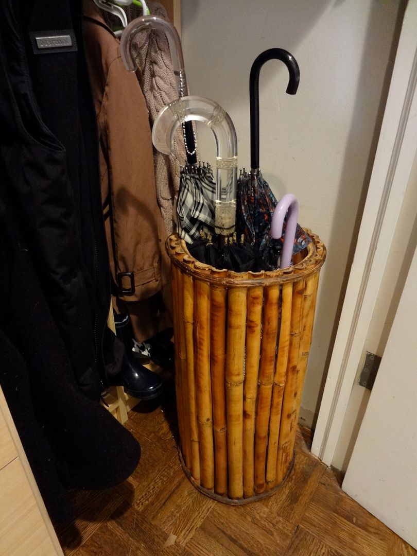 bamboo umbrella stand | Tips for reorganizing your closet