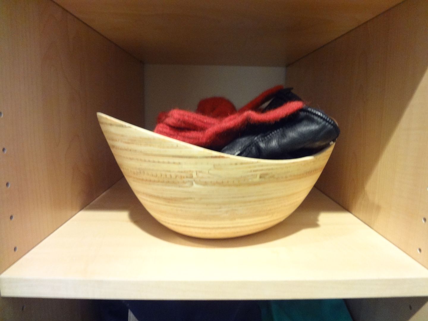 bamboo bowl for gloves | Tips for reorganizing your closet