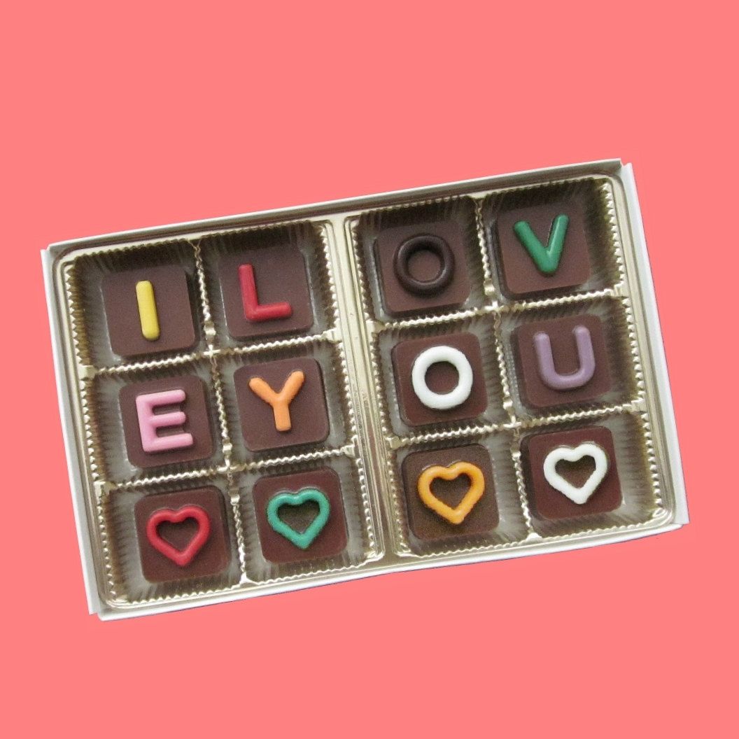 Gifts for stepmothers on Mother's Day: Custom chocolates