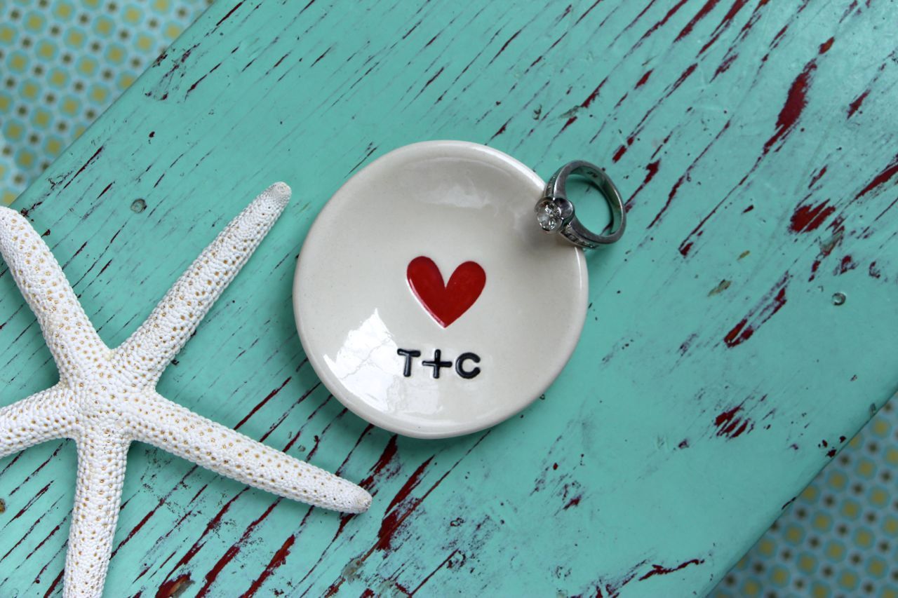 Holiday gifts for adults under $15: personalized ceramic ring dish
