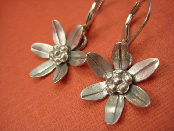 daisy earrings