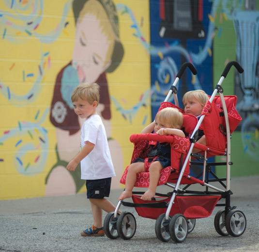 kinderwagon HOP double stroller | cool mom picks