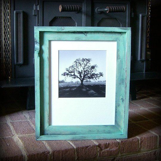 Tips for buying used picture frames at Apartment Therapy | Cool Mom Picks