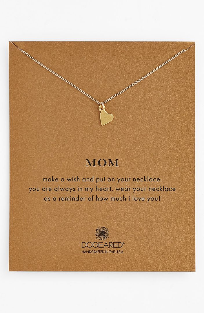Keepsake jewelry for mom: Heart pendant necklace box 